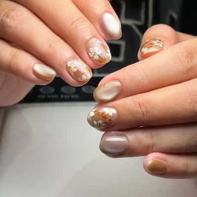 Manicure Gel Polish Medium Design - Luxe nails lash