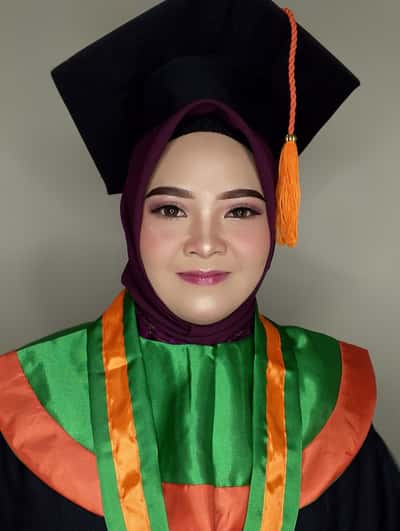 Makeup wisuda  - Putri Arini  Ulfa Mawadah 