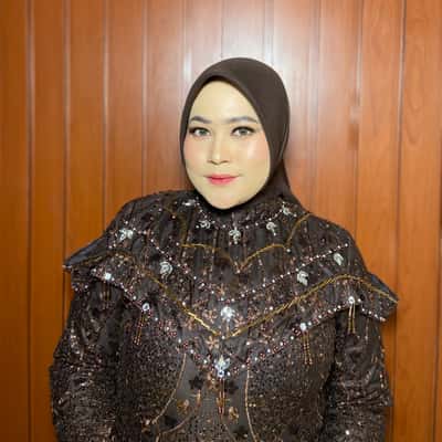 Makeup Graduation / Wisuda / Pendamping Wisuda - Dinda Fajriawati