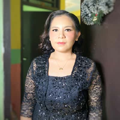 Makeup Graduation / Wisuda / Pendamping Wisuda - Dinda Fajriawati