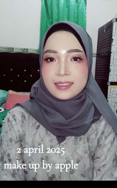 make up engagment - indah felani