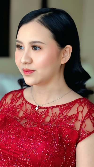 Sister of Groom / Bride - Marcella Sonia