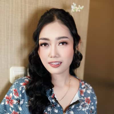 engagement - stephanie aurell