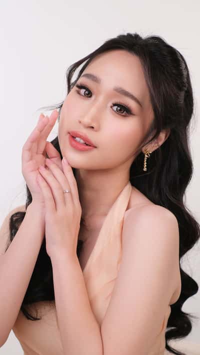 Make up artis - Mita Krisnaini