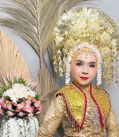 Make Up Wedding - Akad & Retouch Resepsi - Eva Asverlia 