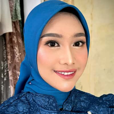 Makeup wisuda - Rini Wedding  Gallery