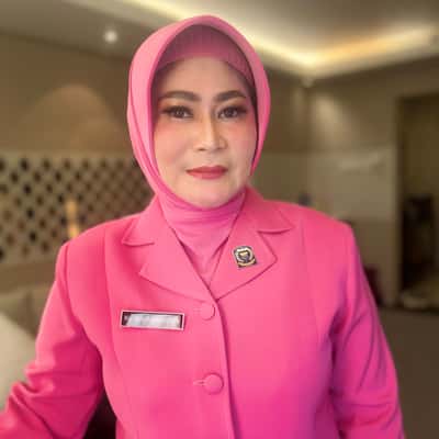 Makeup Bold - Resesi Rianiati