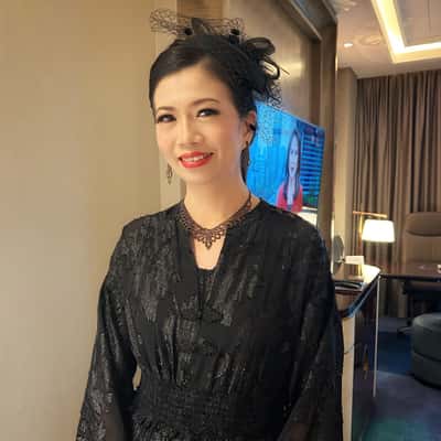 Makeup Pesta - Resesi Rianiati