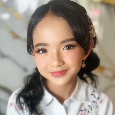 Make up acara dance - Resesi Rianiati