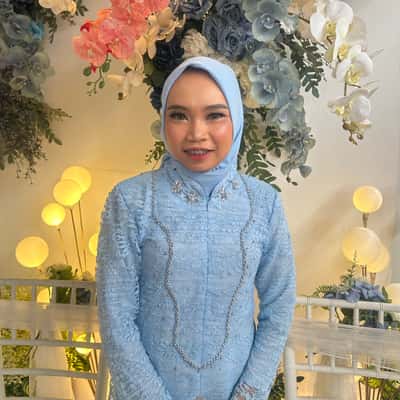 Make up Lamaran - Resesi Rianiati