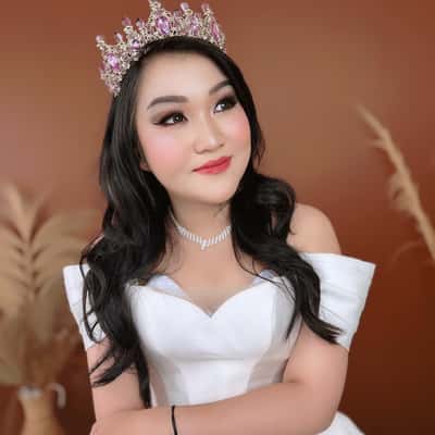 Make Up Internasional - Resesi Rianiati