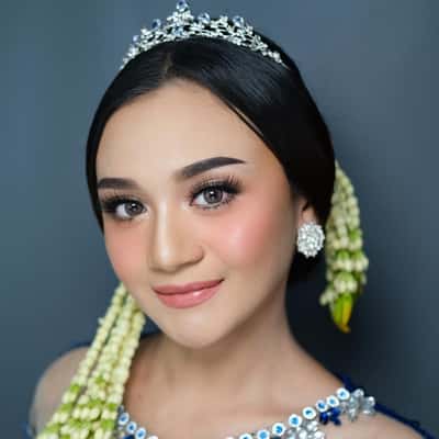Wedding makeup - Resesi Rianiati