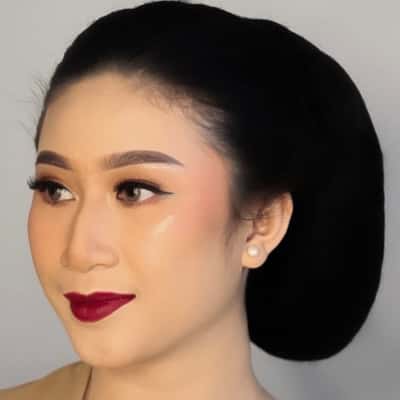 Makeup Engagment (Lamaran) - Zhonia Hana Rizqita