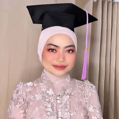 Makeup Graduation - Zhonia Hana Rizqita