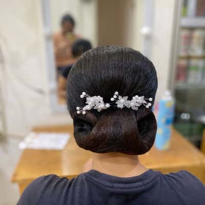Hairdo sanggul batak - Almira Rachma