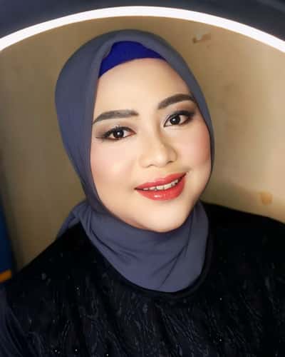 Makeup Ibu Hajat, Lamaran , Prewedding  - Nila  Permata Sari 