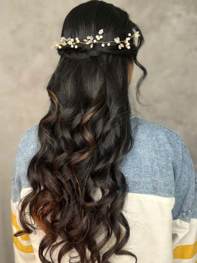 Hairstylist  - E. Puspita   Rianingsih 