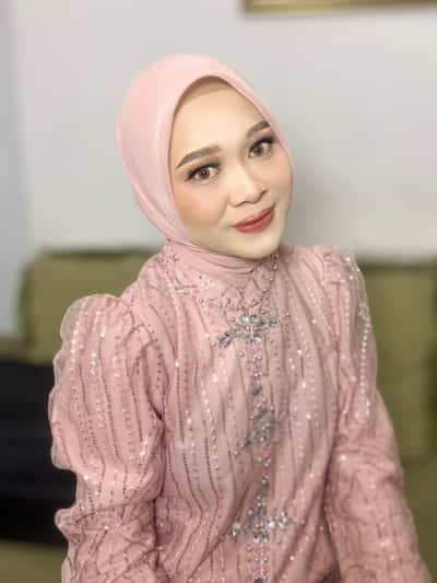 Makeup wisuda - Rahayu Sukma Dewi