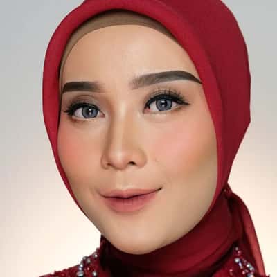 Makeup enggagement+ hijabdo  - Umi  Umayroh 