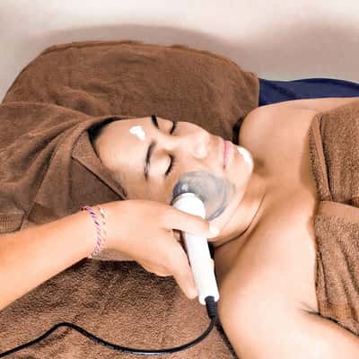 Facial Detox - CBS Salon