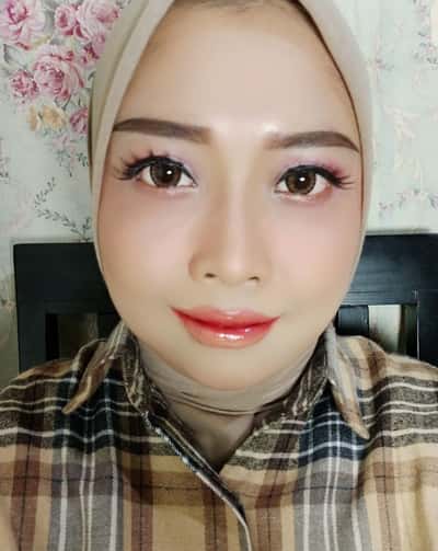 Makeup Graduation - Riri  MUA