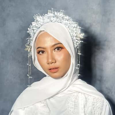 Soft Glam Wedding Makeup Look - Laudya Intan