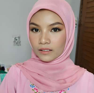 Graduation hijab - Poetri Widianti