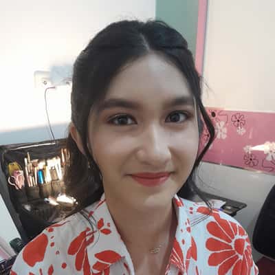 Makeup Dan Hairdo  - M Beauty Salon Online