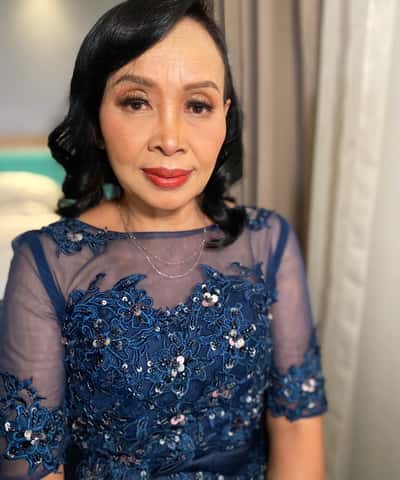 Mature Makeup and Hairdo - Yosi Octavia