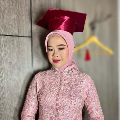 Paket bundling wisuda - Lucy Anita