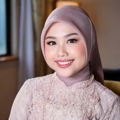 Regular Makeup - Makeup & Hijab - Dina Suryaning Saifuddin