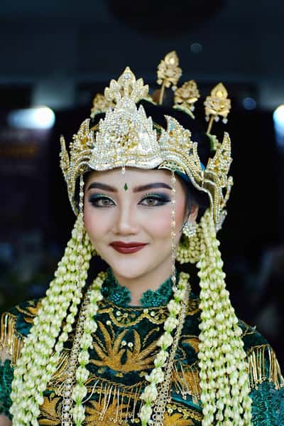 Hairdo /Sanggul tradisional pengantin - Erna  Hoeriah