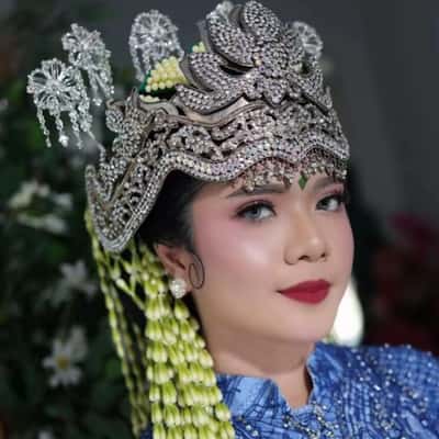 Makeup and Hairdo Sari Ammar - Sari Ammar