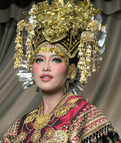 Sedia paket pengantin lengkap. Rias dan busana - Nisa Nazir