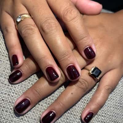 Menicure gel polish - Niluh Putu Ariani