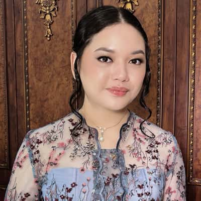 Retouch makeup only for reg party  - Rosiyela Theresilia