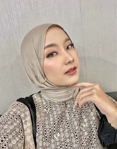 Make Up Reguler - Anin Dhita