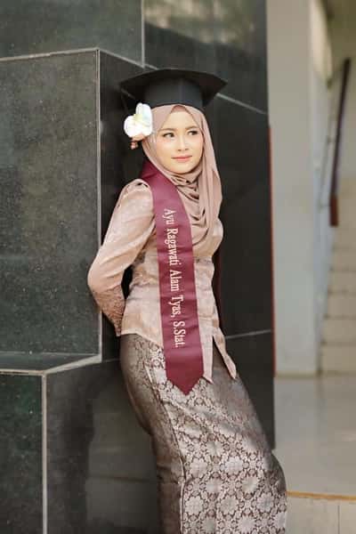 Graduation Makeup  - Almahyra Mua Malang