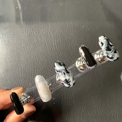 Fake Nails 10 Jari - anindri haryudyantari