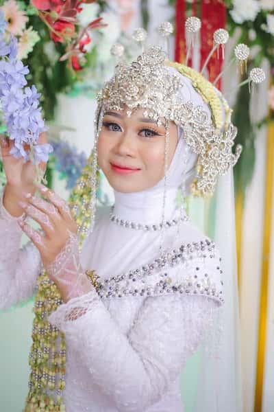 Make up pengantin Sunda  - Feni Oktaviani