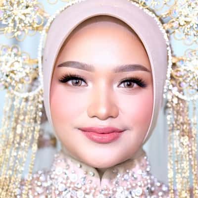 Wedding makeup no retouch with hairdo/hijabdo - Evi Mutiara  Suci