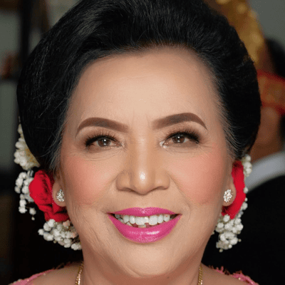 Mom of bride/groom  - Evi Mutiara  Suci