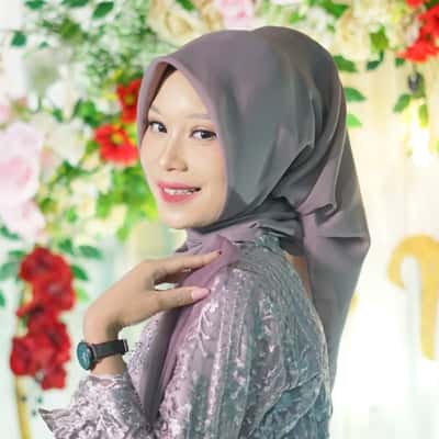 Engagement makeup - Adhenna MUA