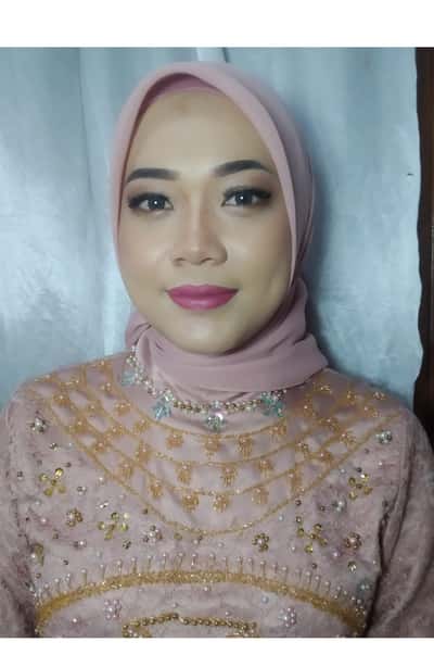Make up reguler, pesta, wisuda - Santi Herawati