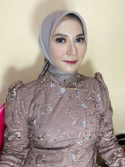 Makeup bridesmaids, wisuda, engagement, dll - Elda Apriliani