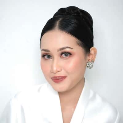 Makeup Only For Engagement  - Ida Maulida