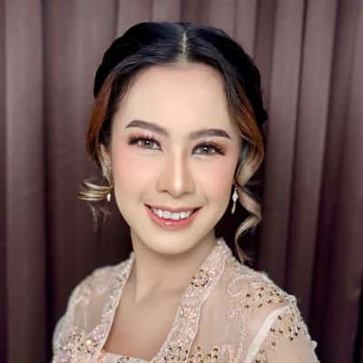 Makeup hairdo - Evi Lutfia