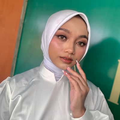 Wisuda - Dina Nurfauzia